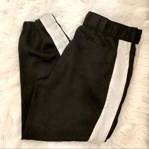WhoWhatWhere juniors small black white track pant